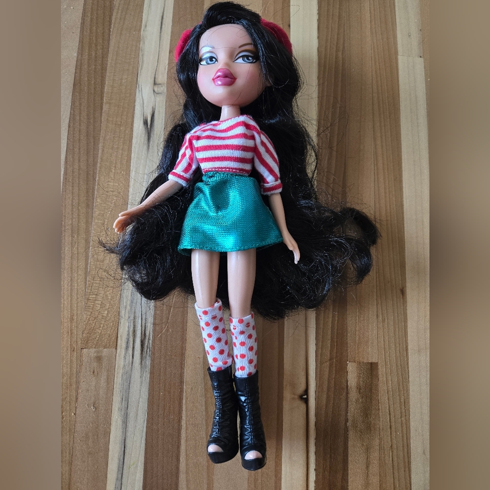 *RARE* BRATZ HOLIDAY JADE PERIODE DES FETES VACACIONES 2011